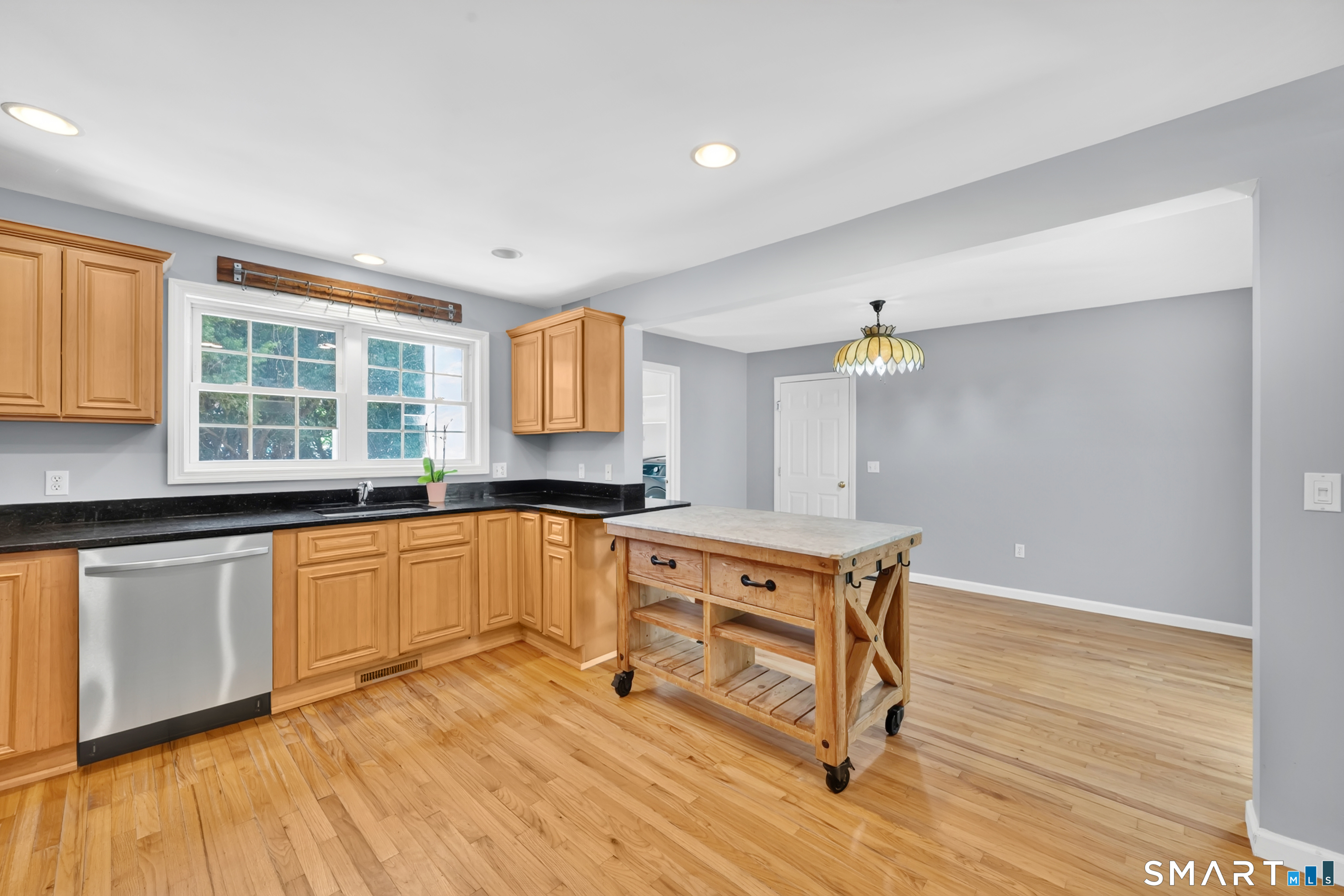 5 Central Avenue East Lyme CT 06357
