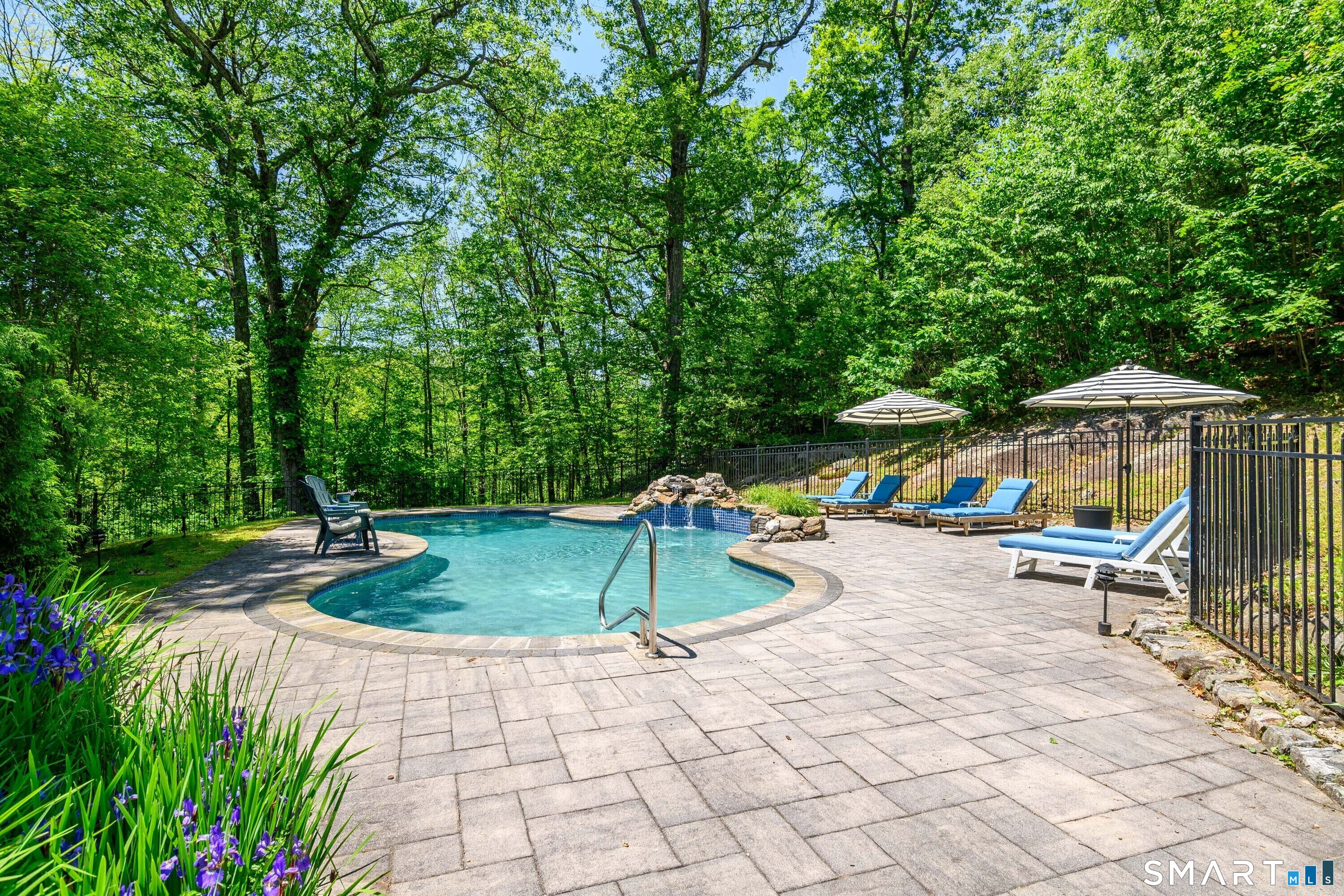 77 Crest Road Middlebury CT 06762