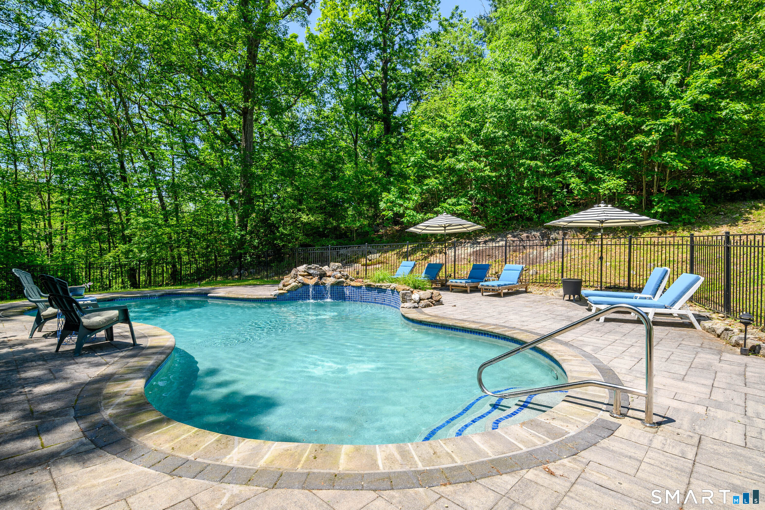 77 Crest Road Middlebury CT 06762