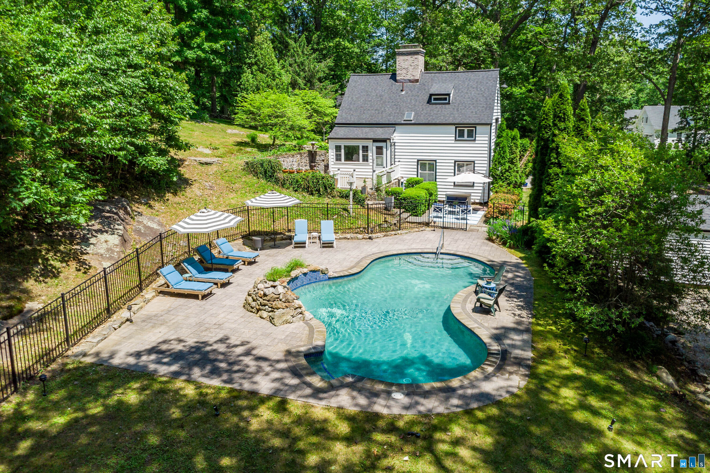 77 Crest Road Middlebury CT 06762