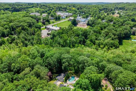 77 Crest Road Middlebury CT 06762