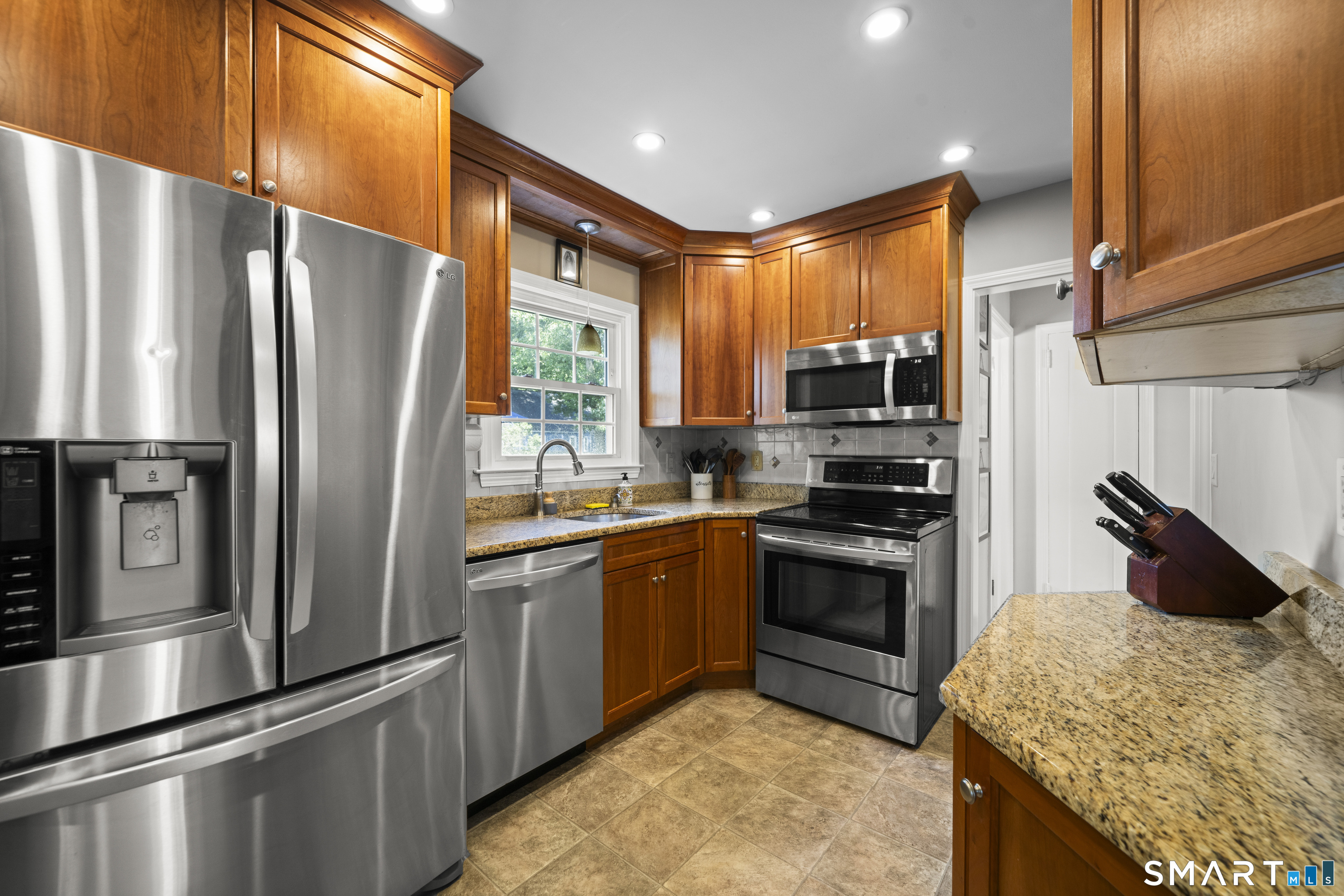 33 Chester Drive Manchester CT 06040