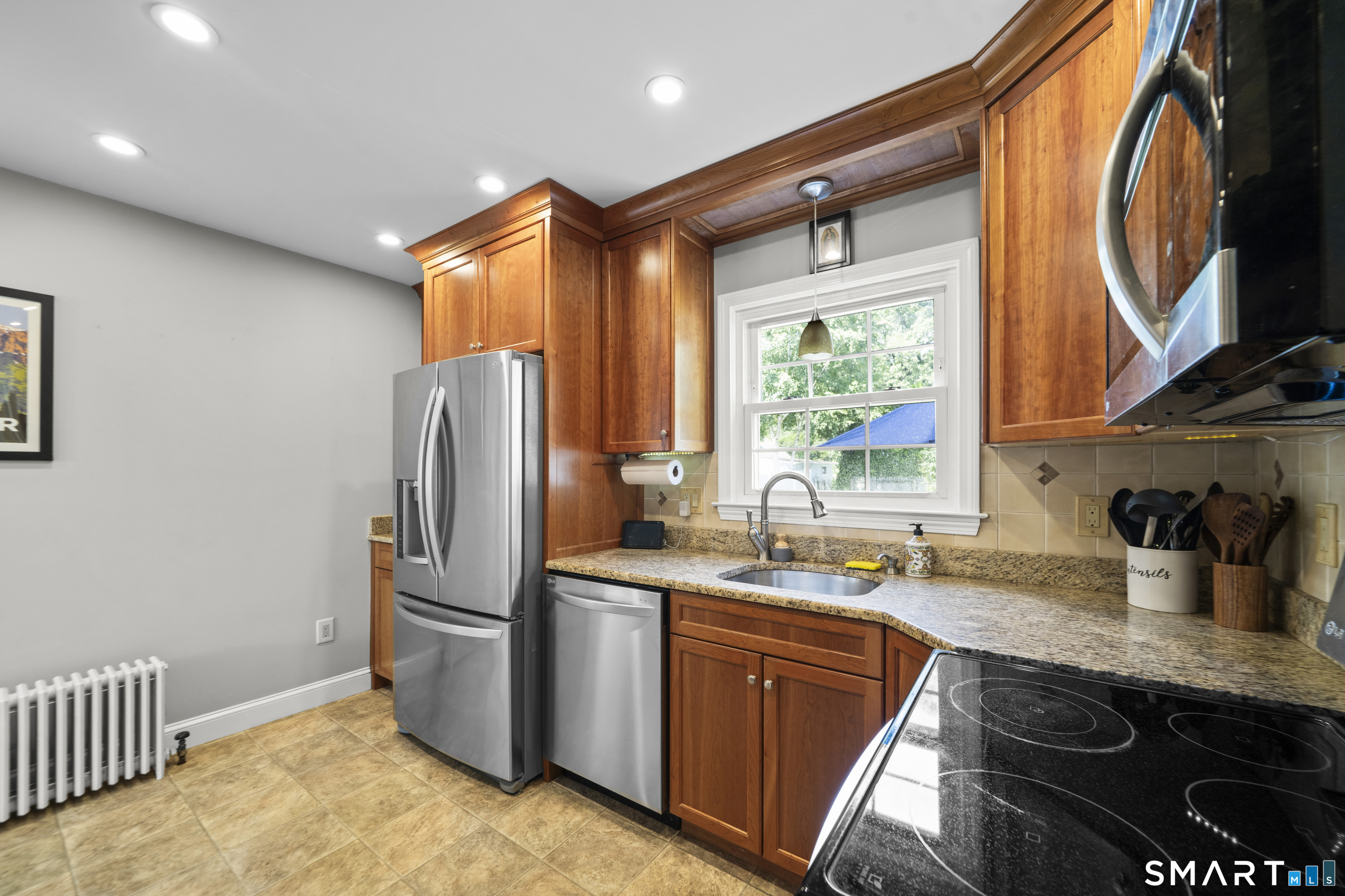 33 Chester Drive Manchester CT 06040