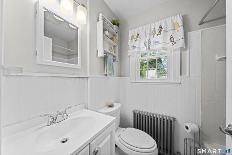 33 Chester Drive Manchester CT 06040