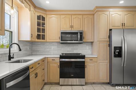 25 Greenview Drive Waterbury CT 06708