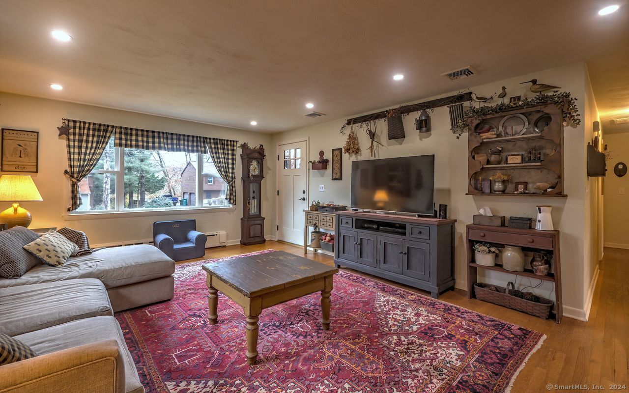 15 Walter Road Seymour CT 06483