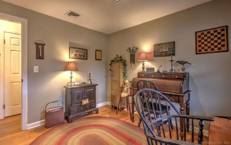 15 Walter Road Seymour CT 06483