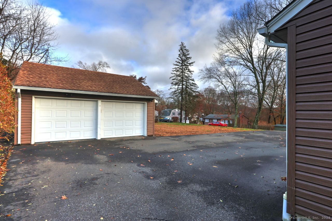 15 Walter Road Seymour CT 06483
