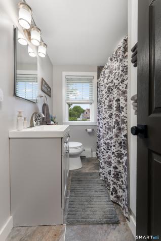 4 Nicholas Drive East Haven CT 06512