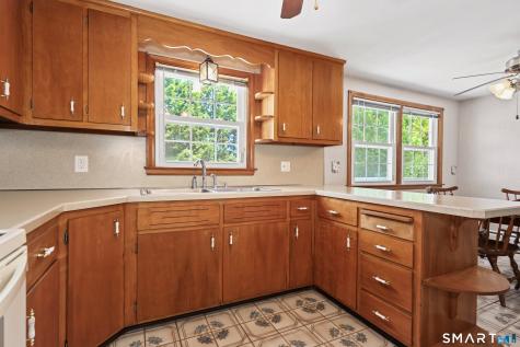32 Loveland Lane Bristol CT 06010