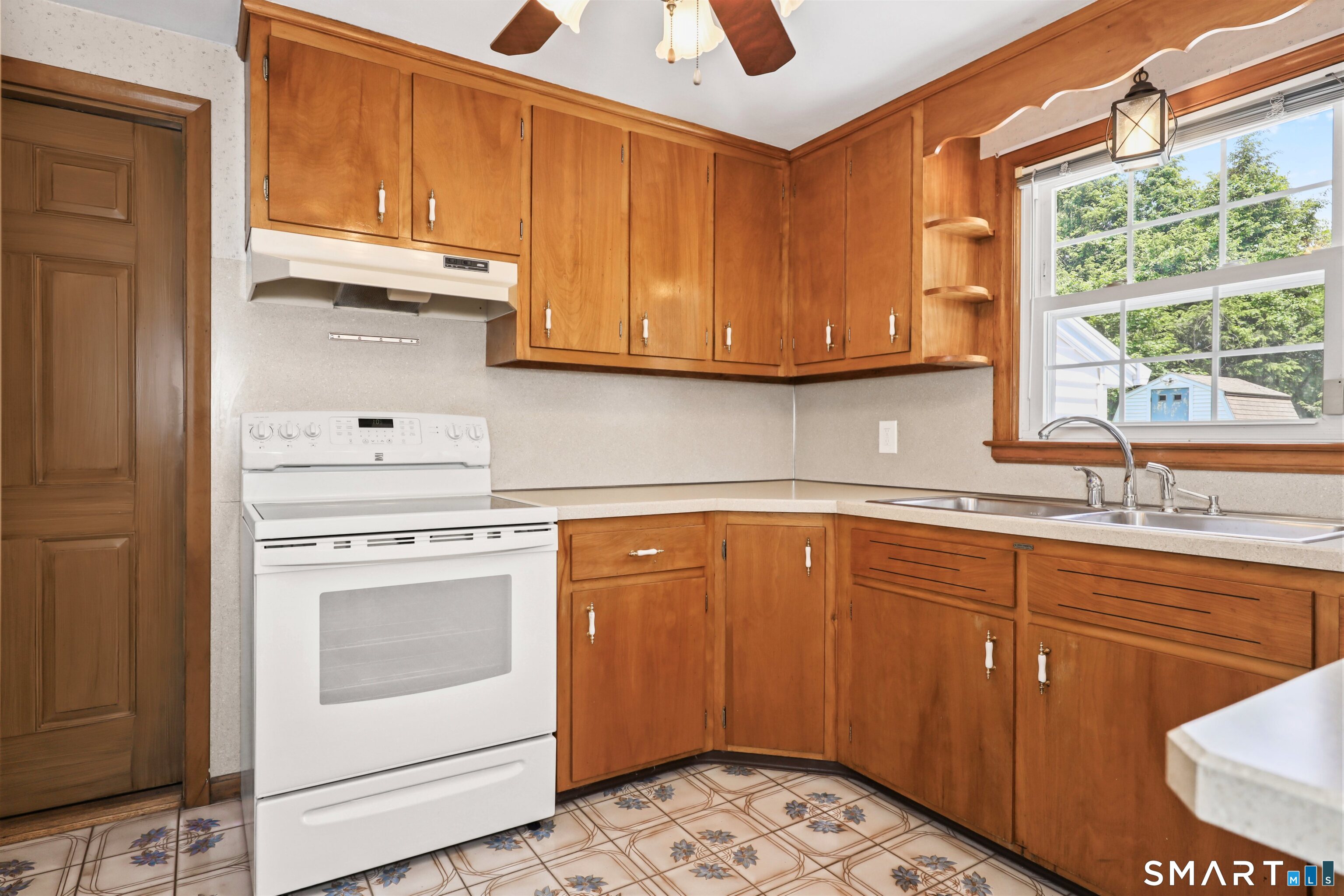 32 Loveland Lane Bristol CT 06010