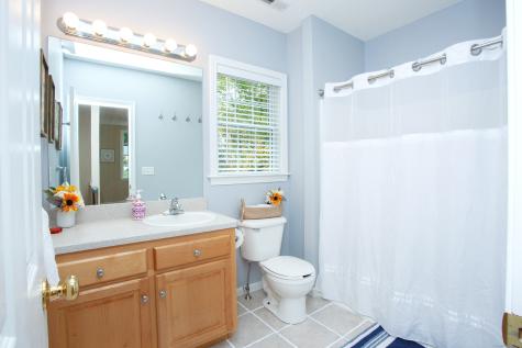 9 Village Square Canton CT 06019