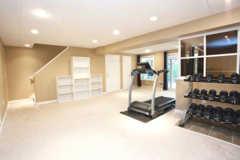 9 Village Square Canton CT 06019