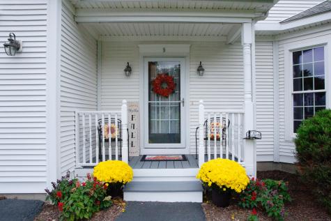 9 Village Square Canton CT 06019