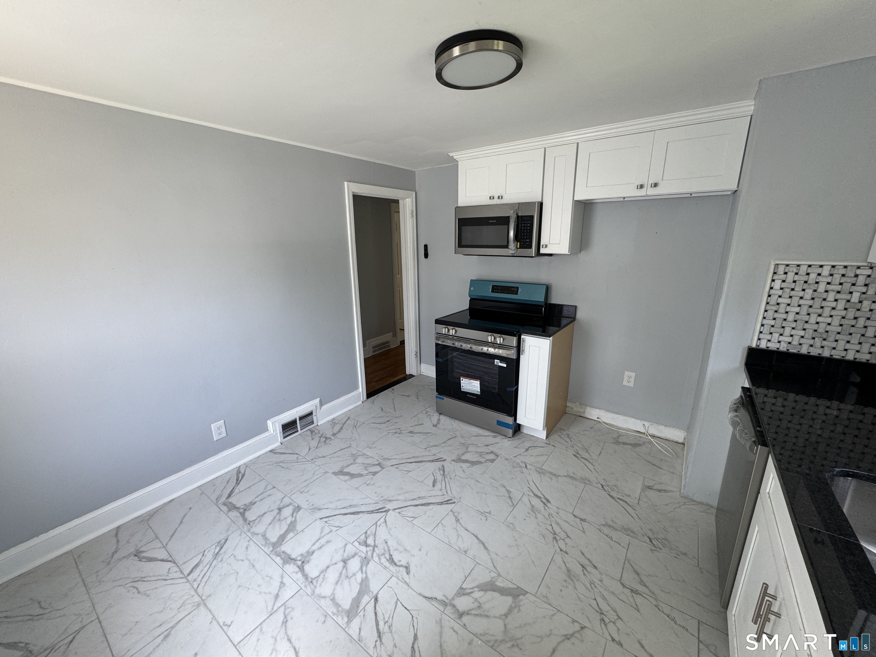 25 Montrose Street Hartford CT 06106