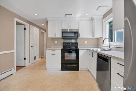 8 Charter Oak Drive East Lyme CT 06333