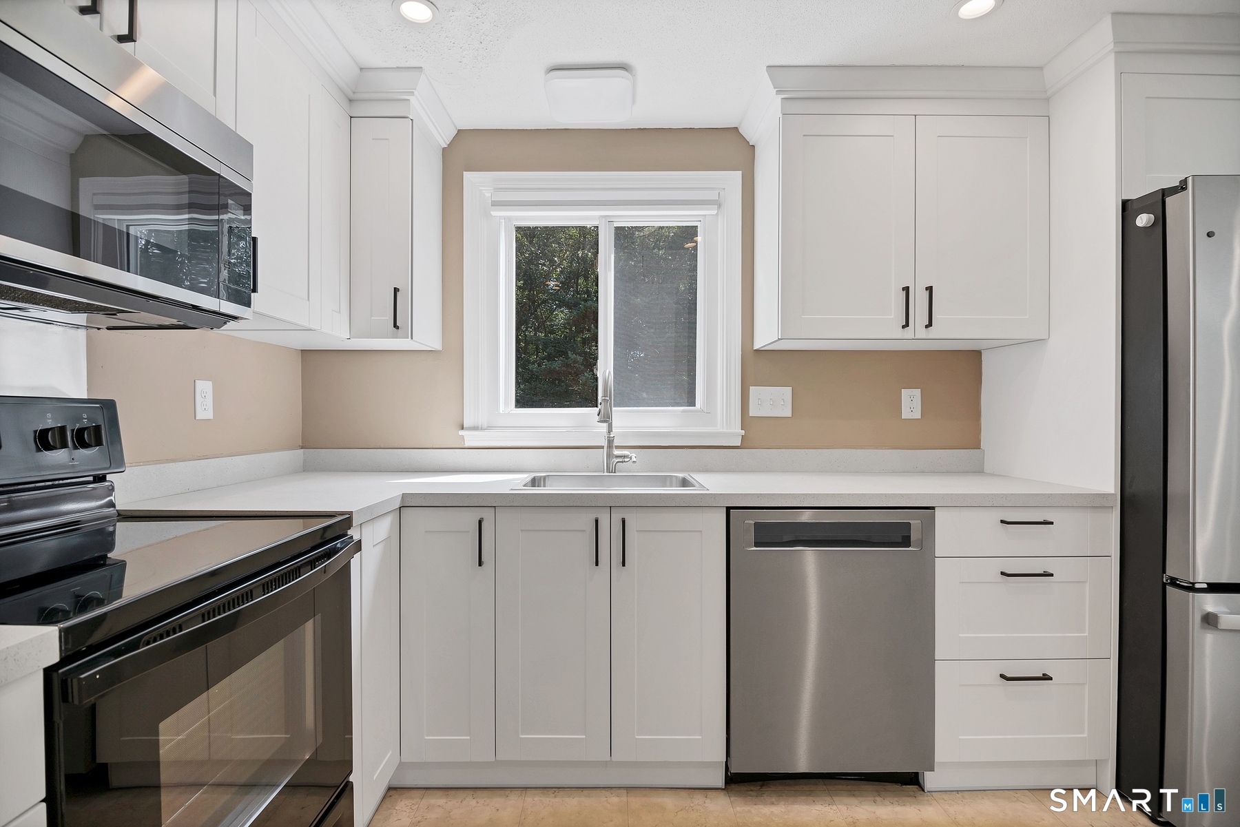 8 Charter Oak Drive East Lyme CT 06333