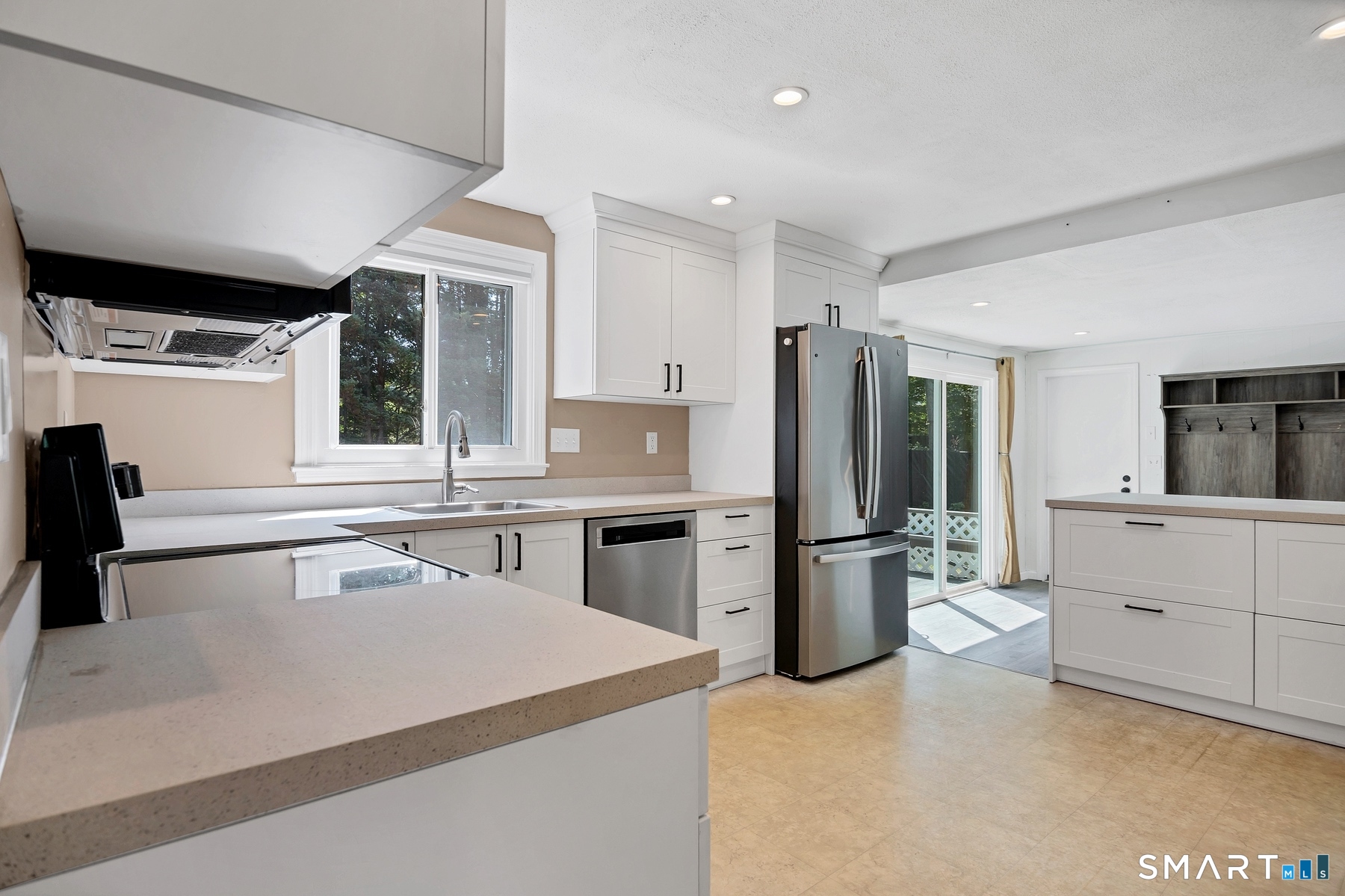 8 Charter Oak Drive East Lyme CT 06333