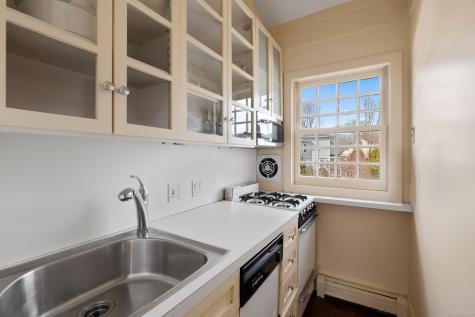 24 Lyme Street Old Lyme CT 06371