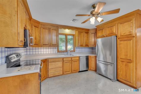 48 Lenti Drive Manchester CT 06040