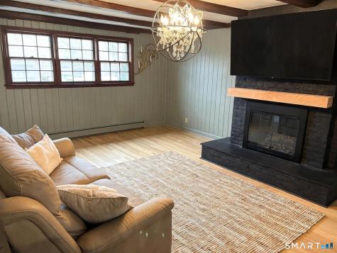 20 Alling West Court North Branford CT 06472