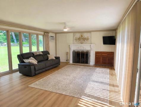 20 Alling West Court North Branford CT 06472