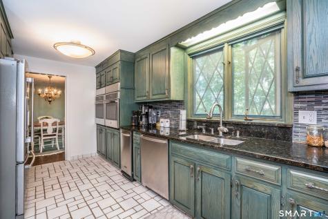 15 Rushleigh Road West Hartford CT 06117