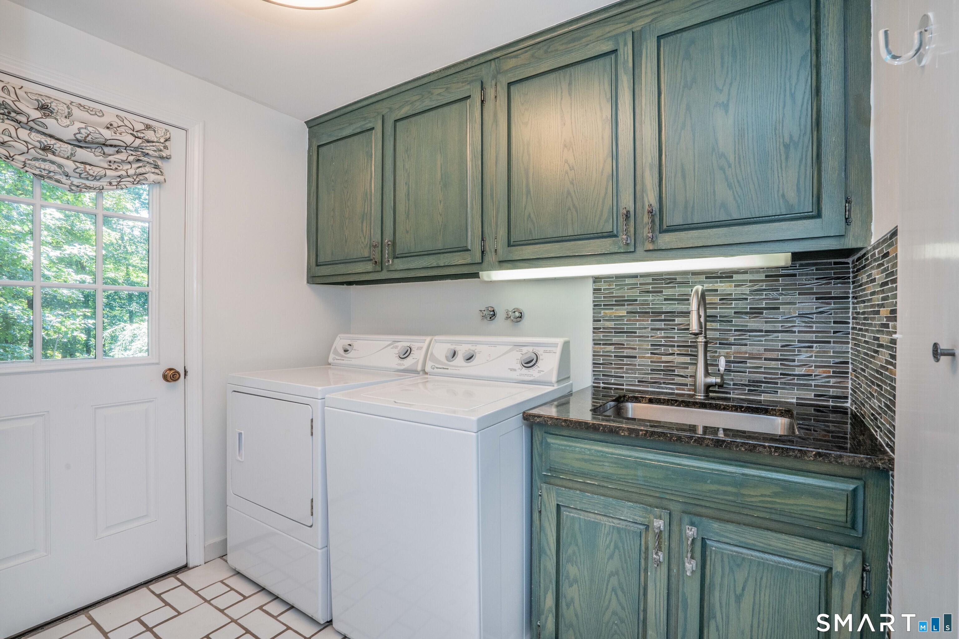 15 Rushleigh Road West Hartford CT 06117
