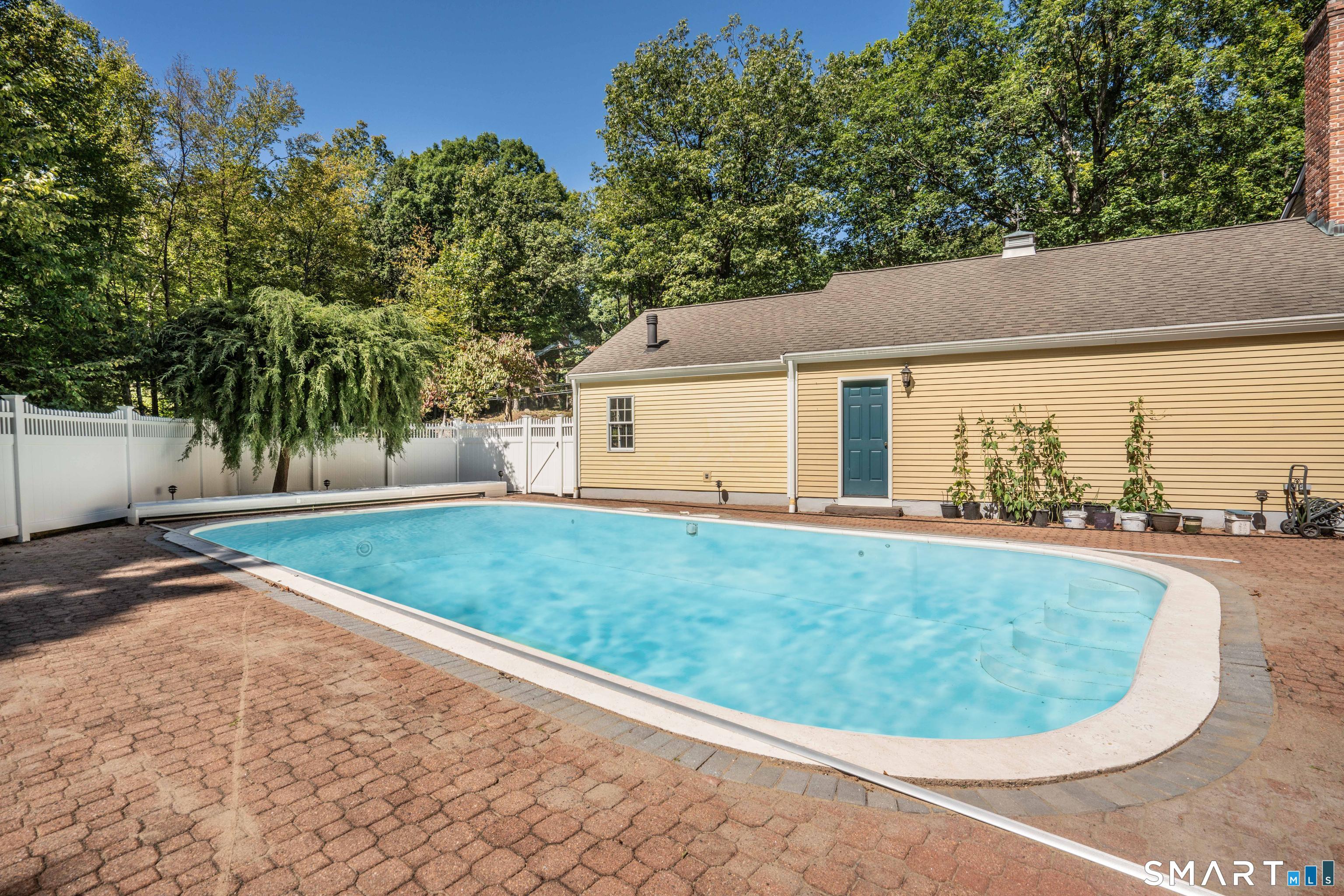 15 Rushleigh Road West Hartford CT 06117