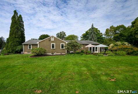 5 Taunton Lake Drive Newtown CT 06470