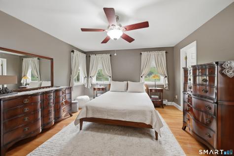 5 Taunton Lake Drive Newtown CT 06470
