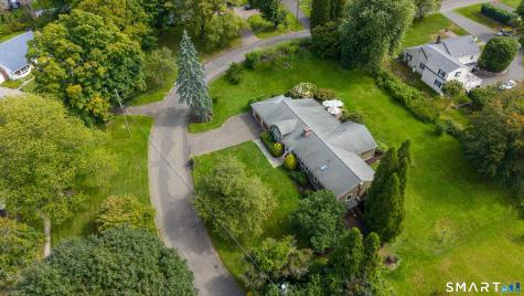 5 Taunton Lake Drive Newtown CT 06470