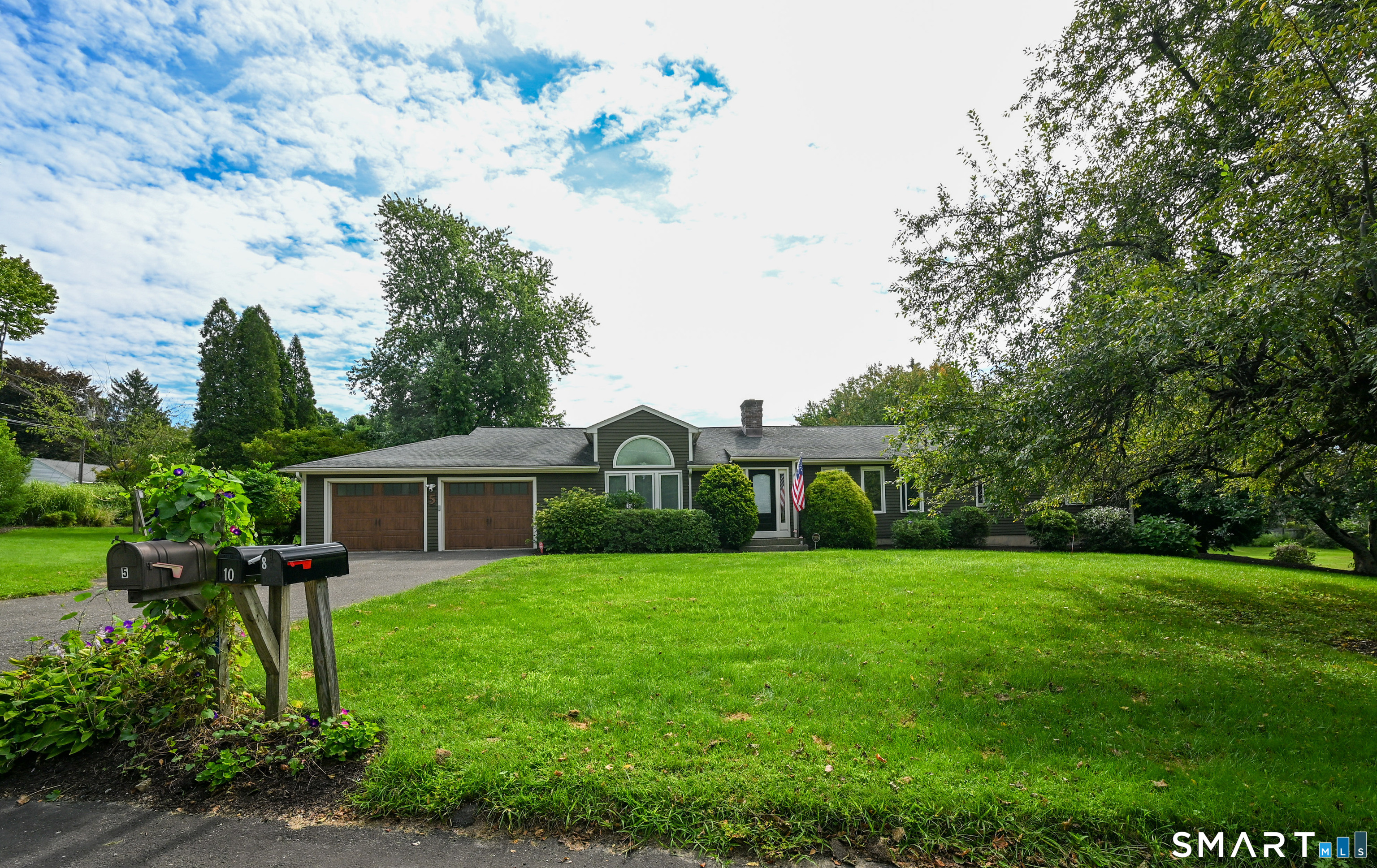 5 Taunton Lake Drive Newtown CT 06470
