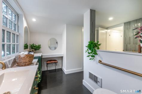 16 River Road Sharon CT 06069