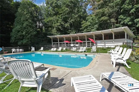 10 Candleview Drive Sherman CT 06784