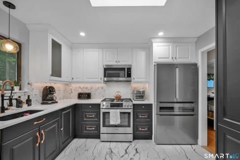 10 Candleview Drive Sherman CT 06784