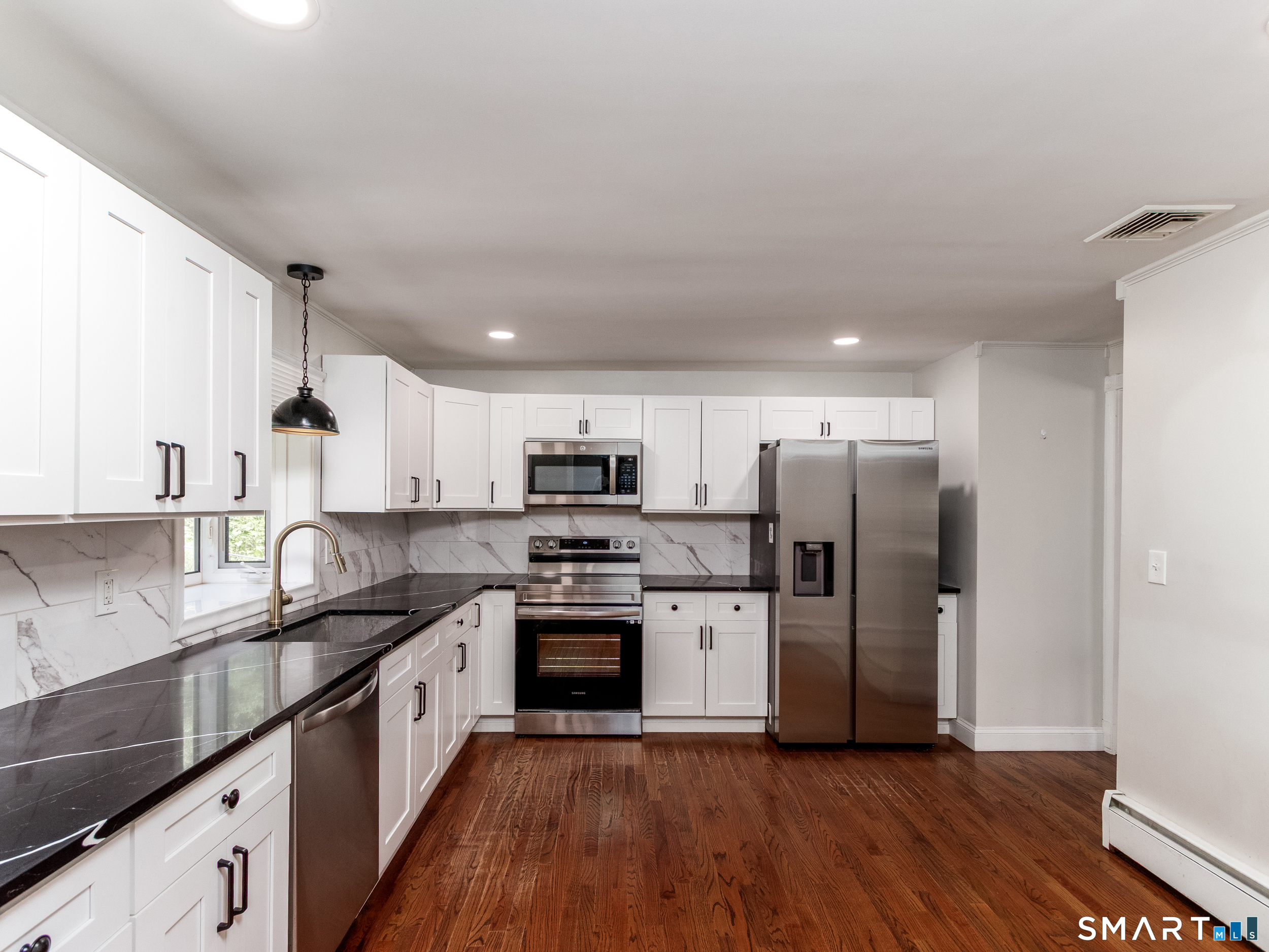 6 Liberty Terrace North Haven CT 06473