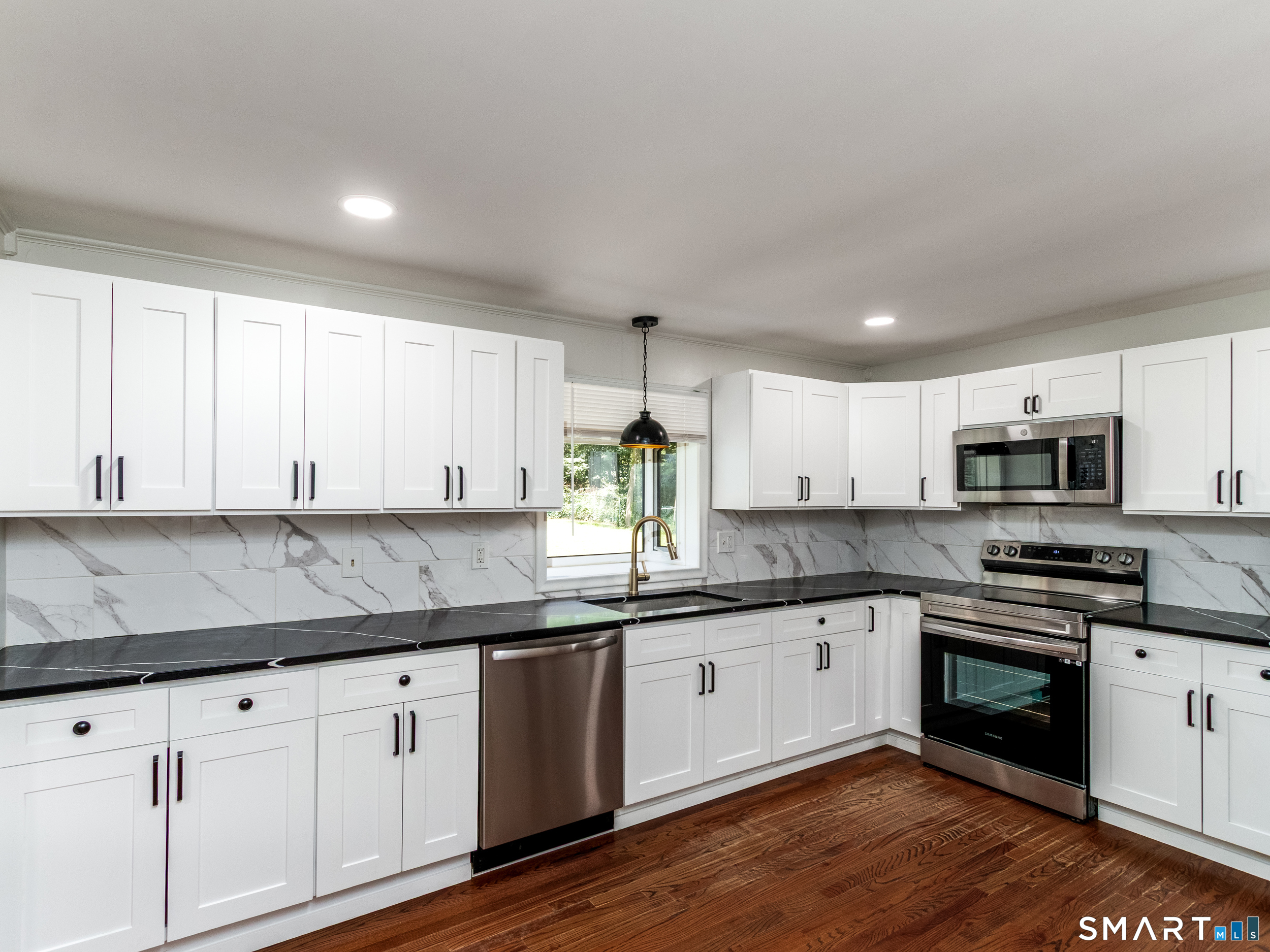 6 Liberty Terrace North Haven CT 06473