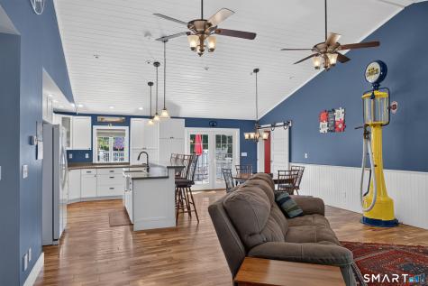 128 Windwood Way Groton CT 06355