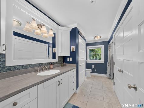 128 Windwood Way Groton CT 06355