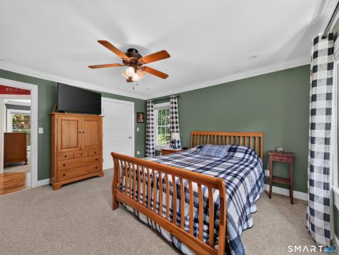 128 Windwood Way Groton CT 06355