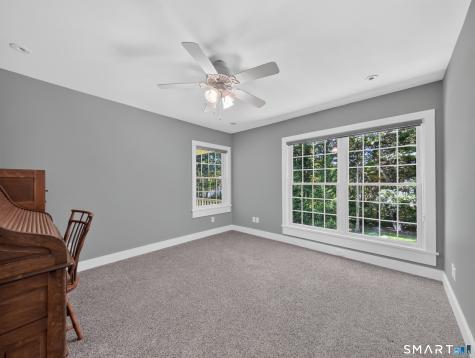 128 Windwood Way Groton CT 06355