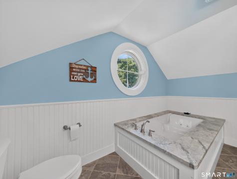 128 Windwood Way Groton CT 06355