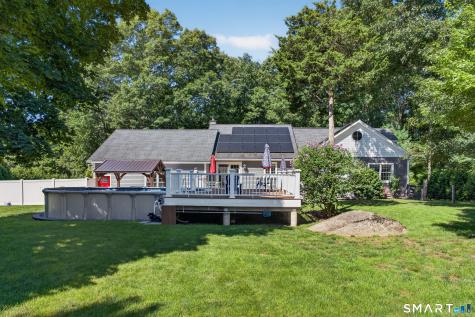 128 Windwood Way Groton CT 06355