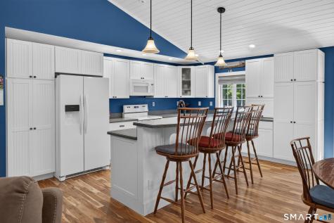 128 Windwood Way Groton CT 06355