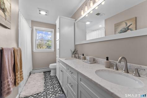 1253 North Street Suffield CT 06078