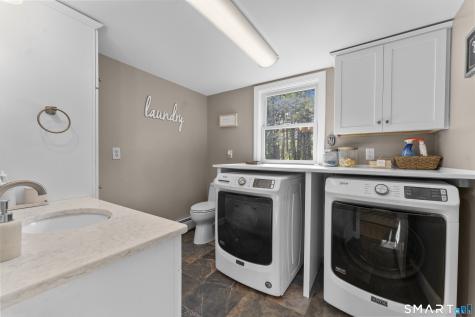 1253 North Street Suffield CT 06078