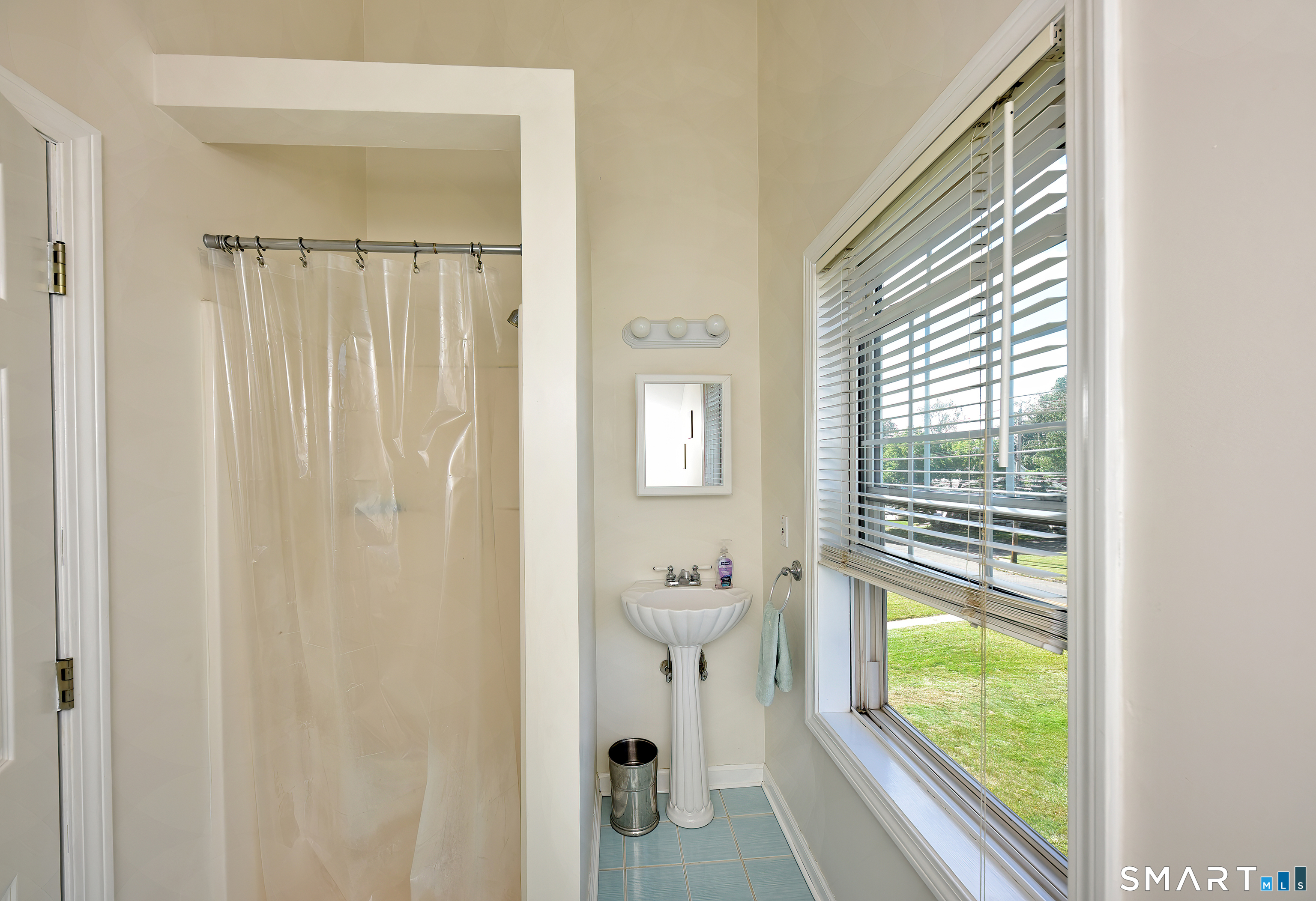 75 Laurel Street East Haven CT 06512
