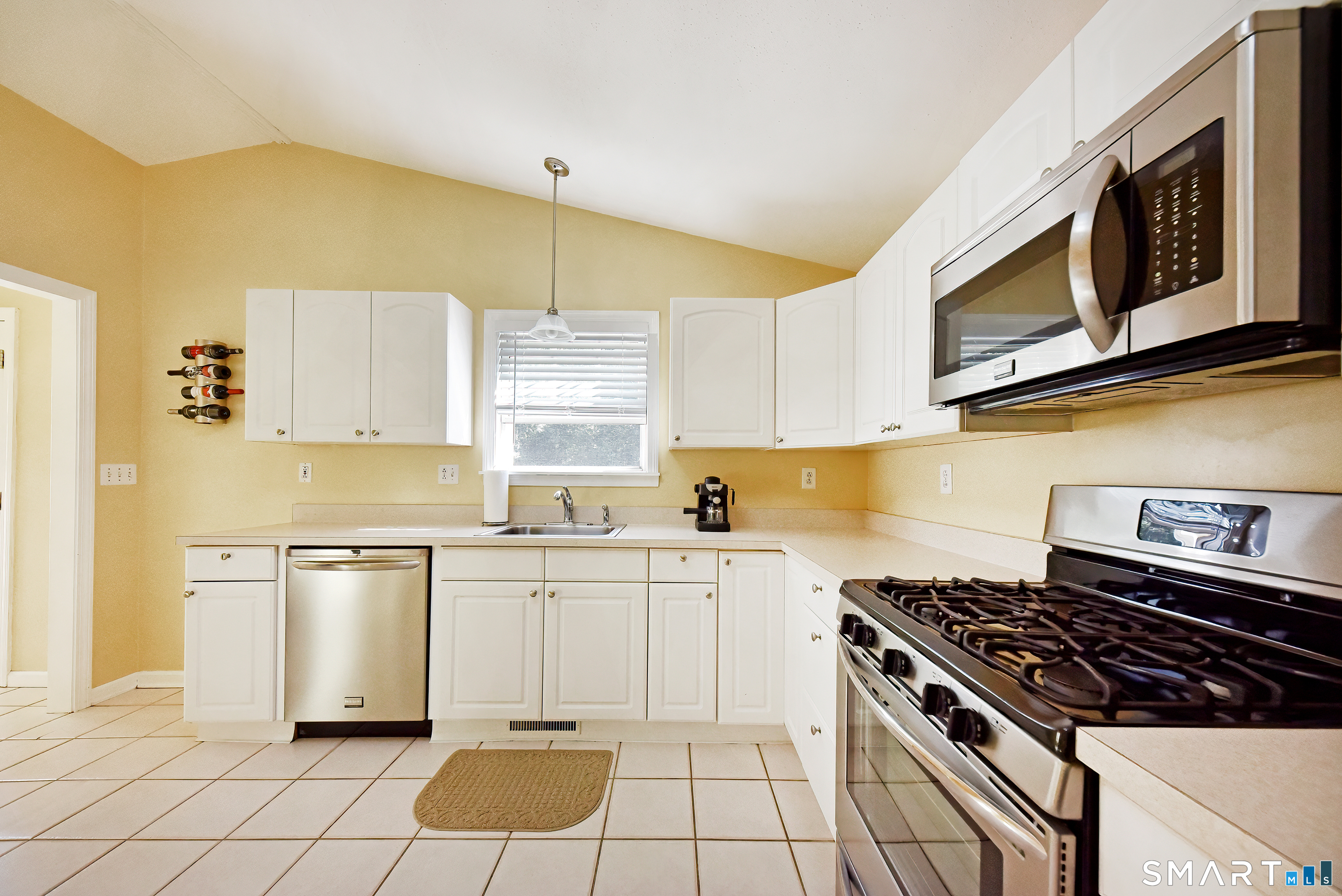 75 Laurel Street East Haven CT 06512