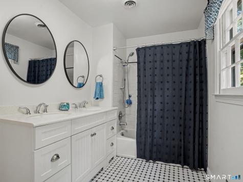 524 Nonopoge Road Fairfield CT 06825